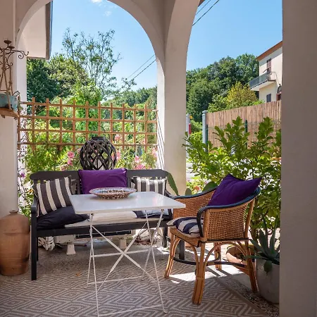 Гостьовий будинок Cinque Terre Atelier Ouvert! Free Parking 4*